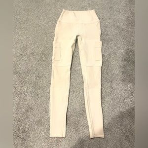 AloYoga ivory cargo leggings!!